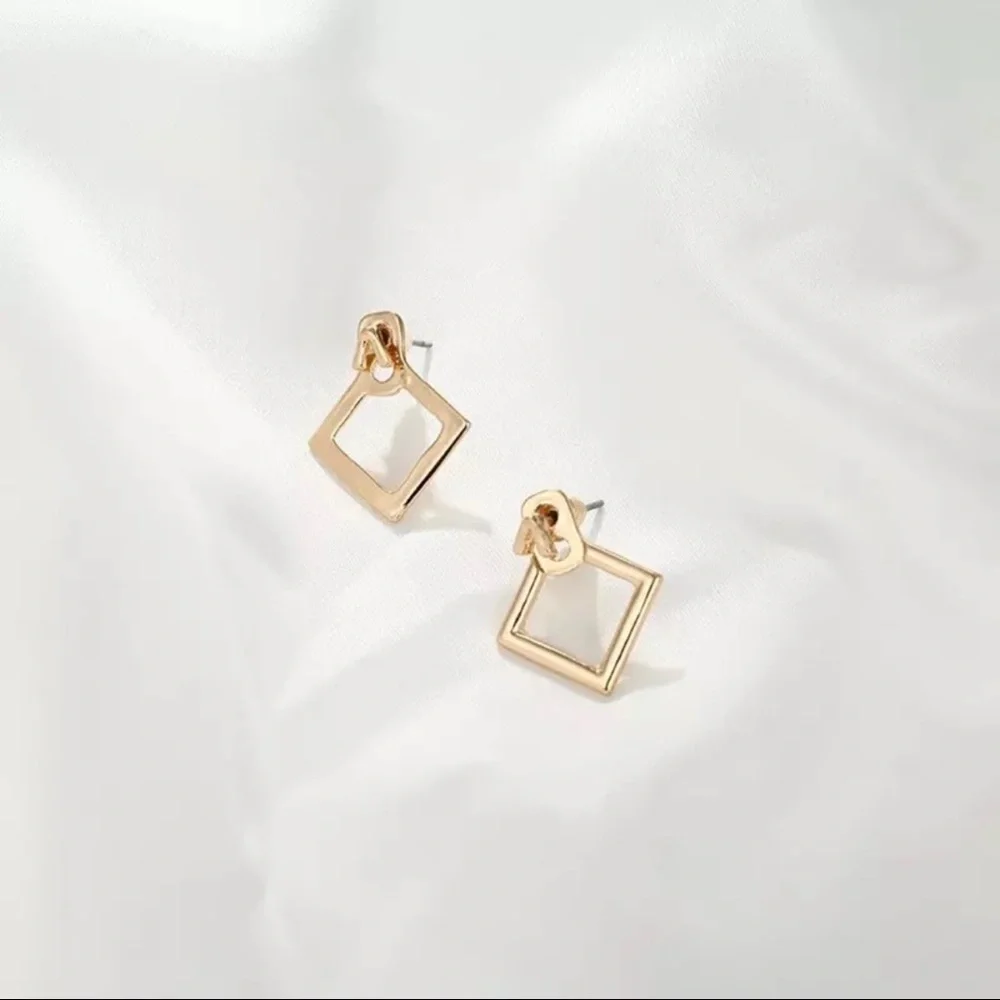Special deal 🥳NWT earrings gold and silver available. - Picture 4 of 5